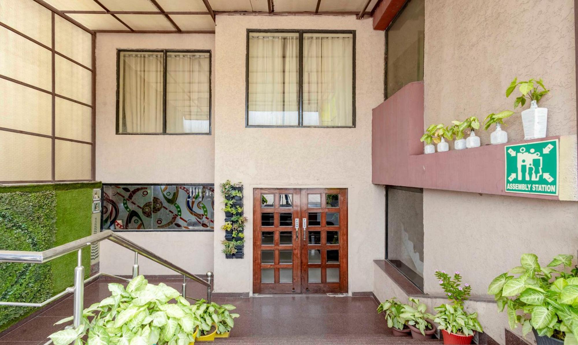 Treebo Maurice Hotel Baddi Exterior photo